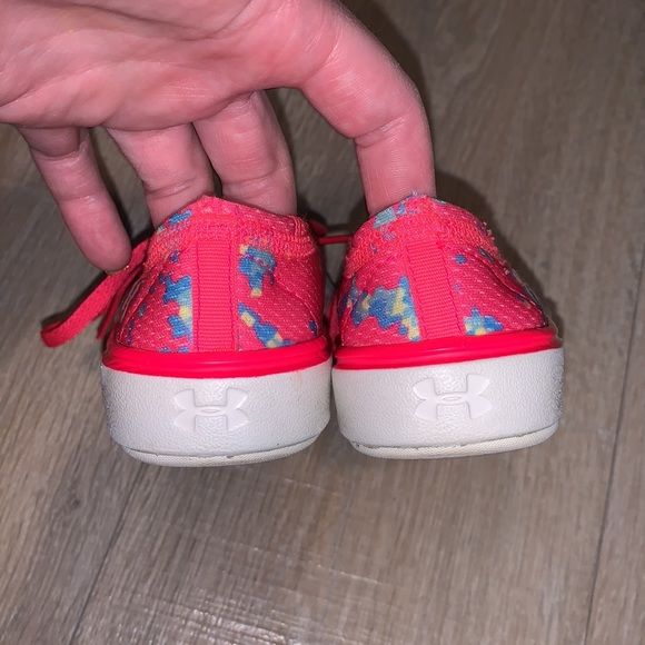 Under Armour neon pink turquoise floral girls 11 athletic shoes - Picture 5 of 7